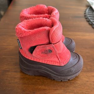 The North Face snow boots. Size toddler 6